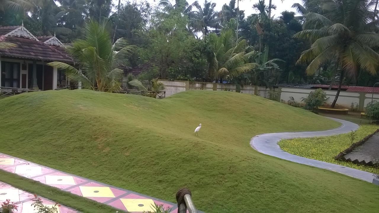 Deepanjali Wellness & Retreat Hotel Thanniyam Luaran gambar